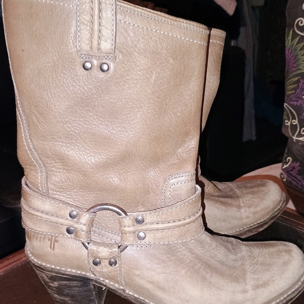 Frye Brand Boots , Leather, "Carmen" Grayish , Tan, Boots! - Picture 2 of 14